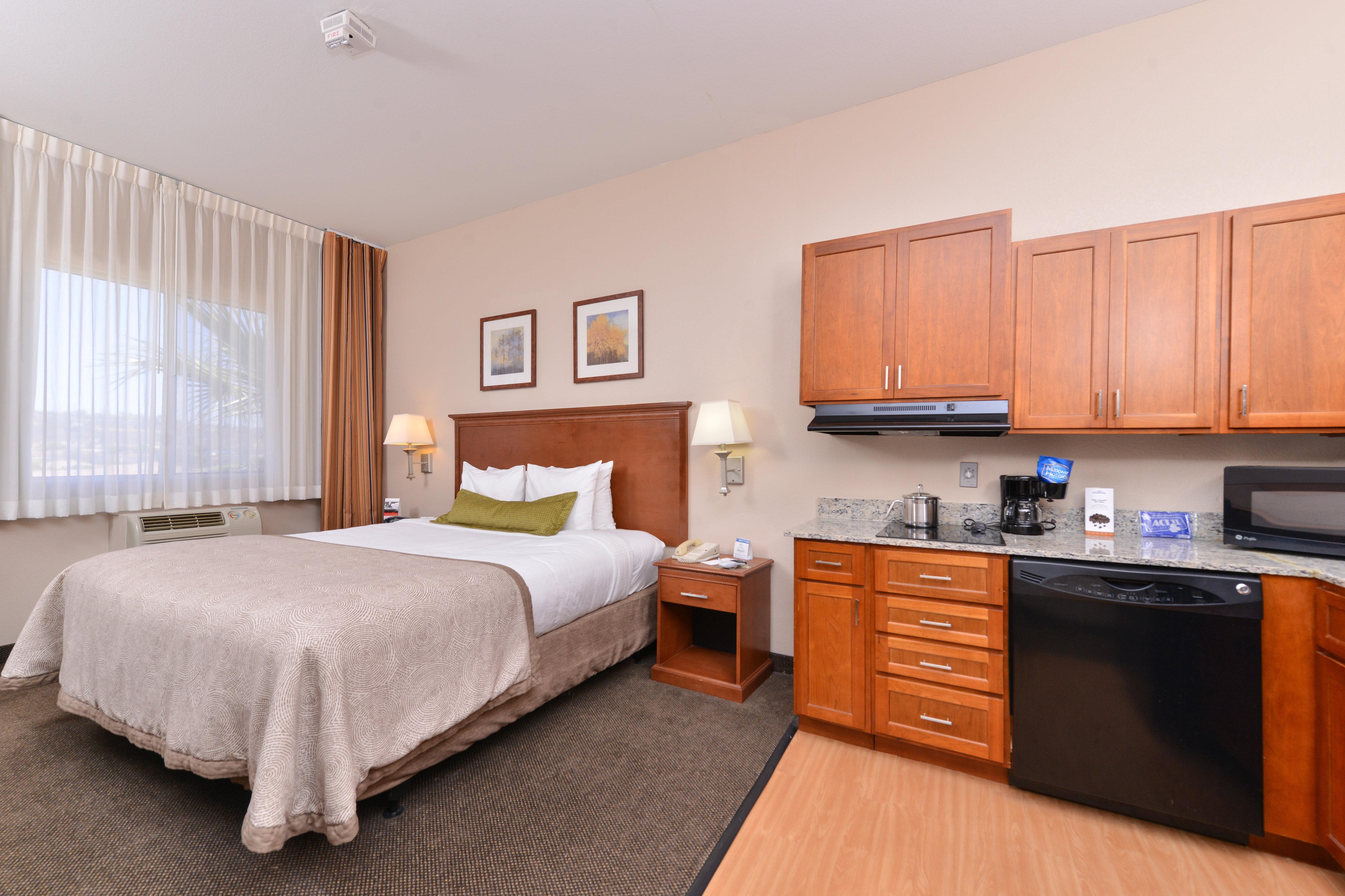 Candlewood Suites San Diego By Ihg Экстерьер фото